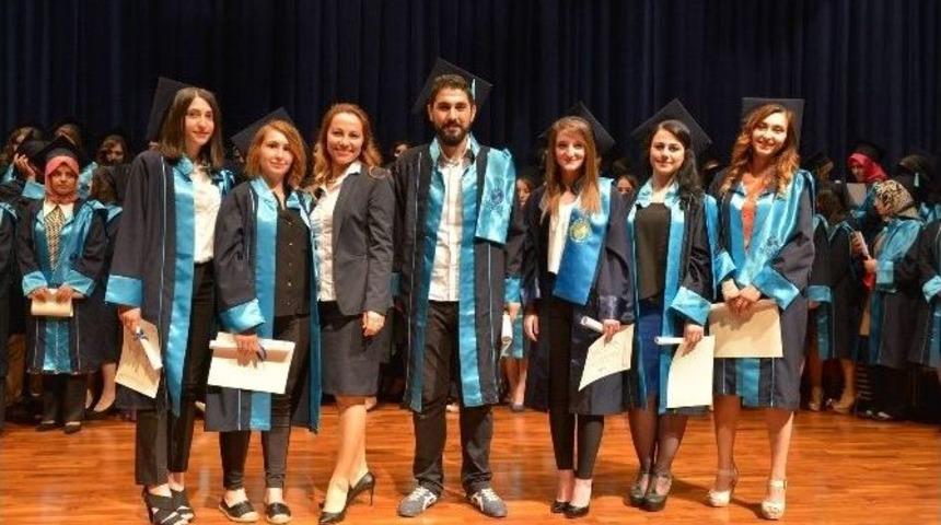 Sağlık Myo Mezuniyet T&ouml;reni Ger&ccedil;ekleşti