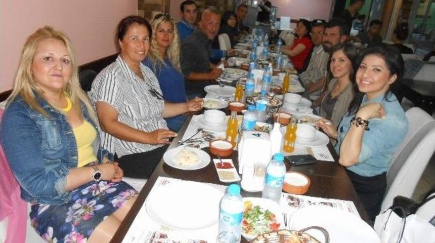 Eskişehir&rsquo;de S&uuml;r&uuml;c&uuml; Kursu &Ouml;ğretmenleri İftarda Buluştular