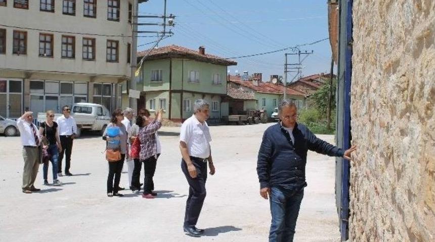 Bakanlık Yetkilileri 435 Yıllık Duvar İ&ccedil;in Yenişehir&rsquo;de