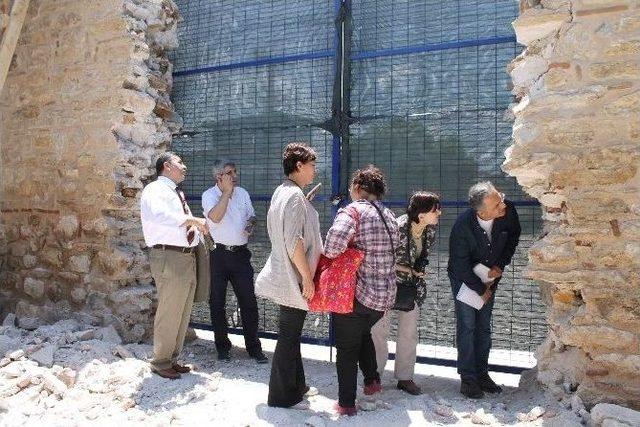 Bakanlık Yetkilileri 435 Yıllık Duvar İçin Yenişehir’de 2