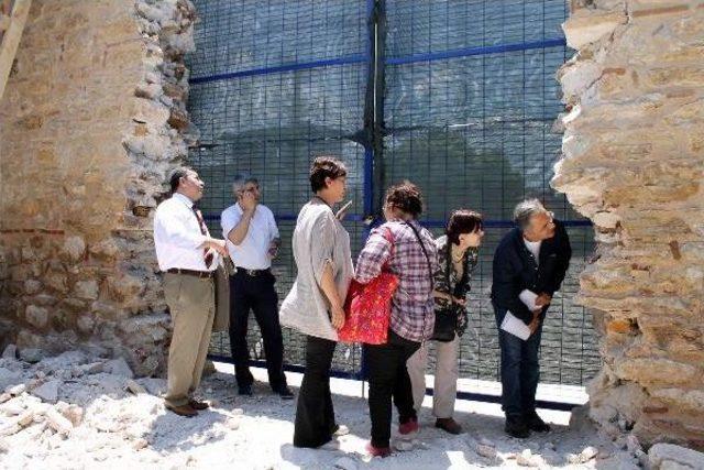 Yenişehir’De Külliye Duvarının Yıkılmasına Tarihçi Tepkisi: Hatanın Arkasına Sığınmak En Büyük Hatadır (2)