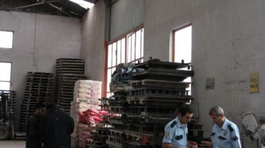 Kameraları Kontrol Ederken Çatıdan Düştü