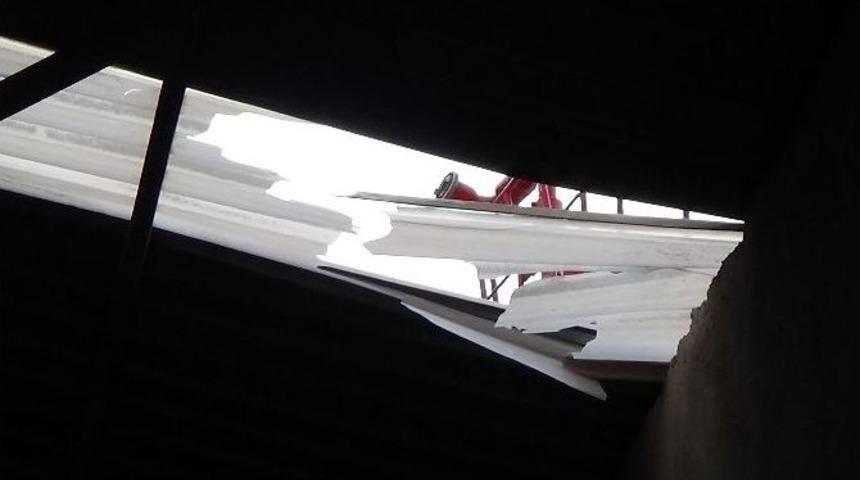 Kameraları Tamir Etmek İsterken &Ccedil;atıdan D&uuml;şt&uuml;