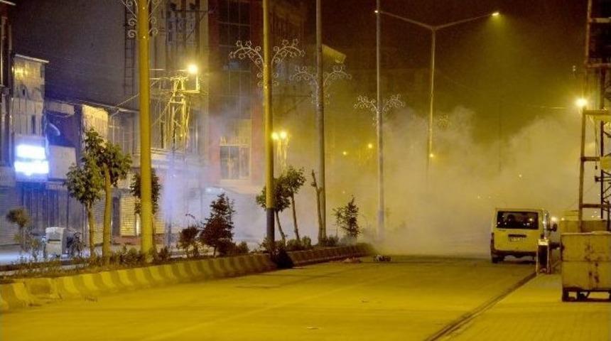 Y&uuml;ksekova&rsquo;da İzinsiz G&ouml;steriye Polis M&uuml;dahalesi