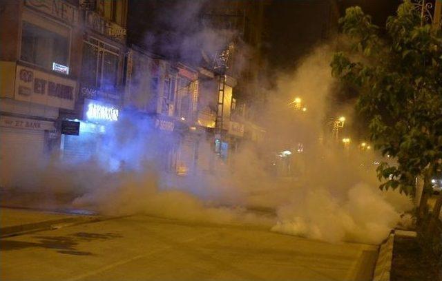 Yüksekova’da İzinsiz Gösteriye Polis Müdahalesi