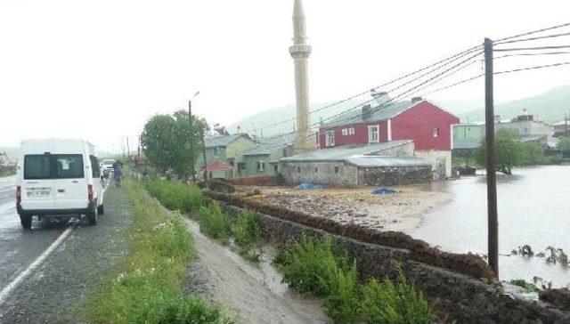 Kars’Ta Aşırı Yağış Taşkınlara Neden Oldu