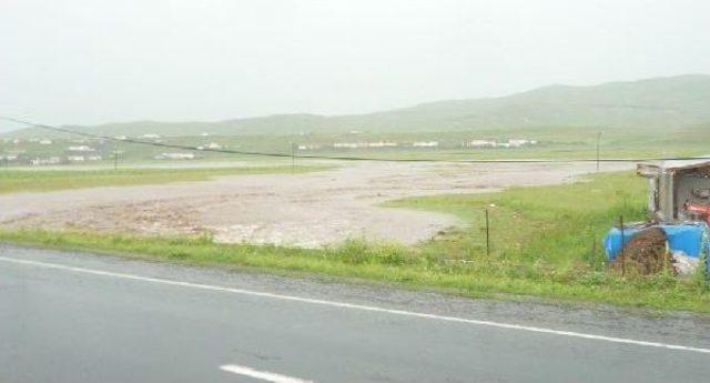 Kars’Ta Aşırı Yağış Taşkınlara Neden Oldu