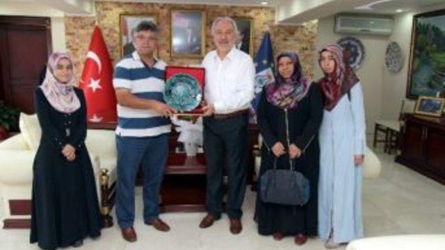 Lalezar Kur’an Kursu’ndan Başkan’a Ziyaret