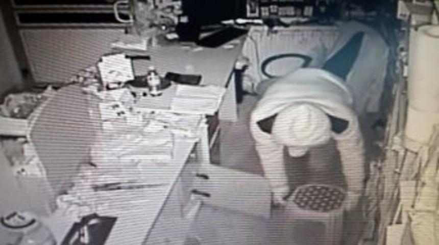 K&uuml;tahya&rsquo;da Hırsızlık Yapan Şahıslar D&uuml;zce Ve Amasya&rsquo;da Yakalandı