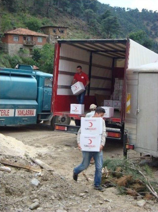 Türk Kızılayı’ndan Sel Felaketi Yaşanan Tozman Köyüne Gıda Yardımı