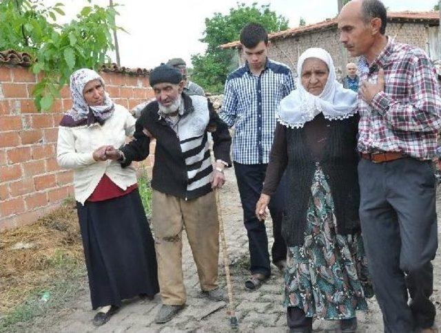 Ev Yandı, Yaşlı Çift Ve Yavru Kedileri Kurtarıldı