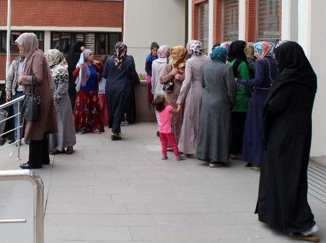 Erzurum’da Dar Gelirli Ailelere Ramazan Yardımı