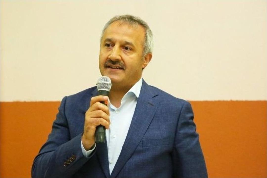 B&uuml;y&uuml;kşehir Belediyesi &lsquo;sokak İftarı&rsquo; Şenkaya İl&ccedil;esi&rsquo;nde