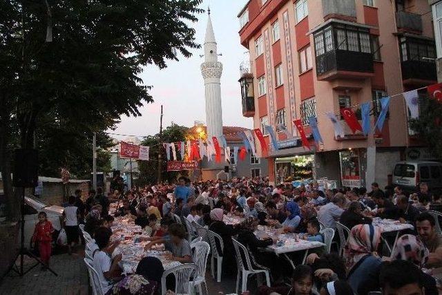 Gürsel Mahallesi Sakinleri Sokak İftarında Buluştu