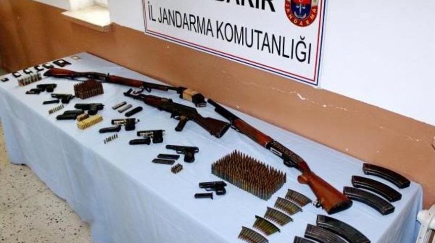 Diyarbakır'da Hara&ccedil; Toplayan Pkk'lılara Operasyon: 11 G&ouml;zaltı