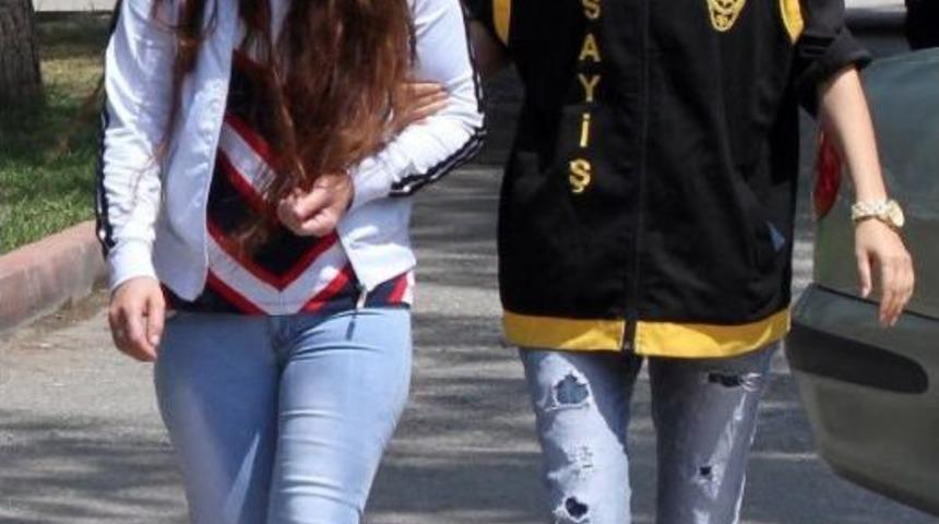 Bavul Ticareti I&ccedil;in Gelip, Fuhuş Batağına D&uuml;şt&uuml;