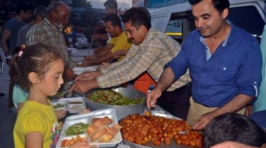 Demreliler Oru&ccedil;larını B&uuml;y&uuml;kşehir İftar &Ccedil;adırında A&ccedil;ıyor