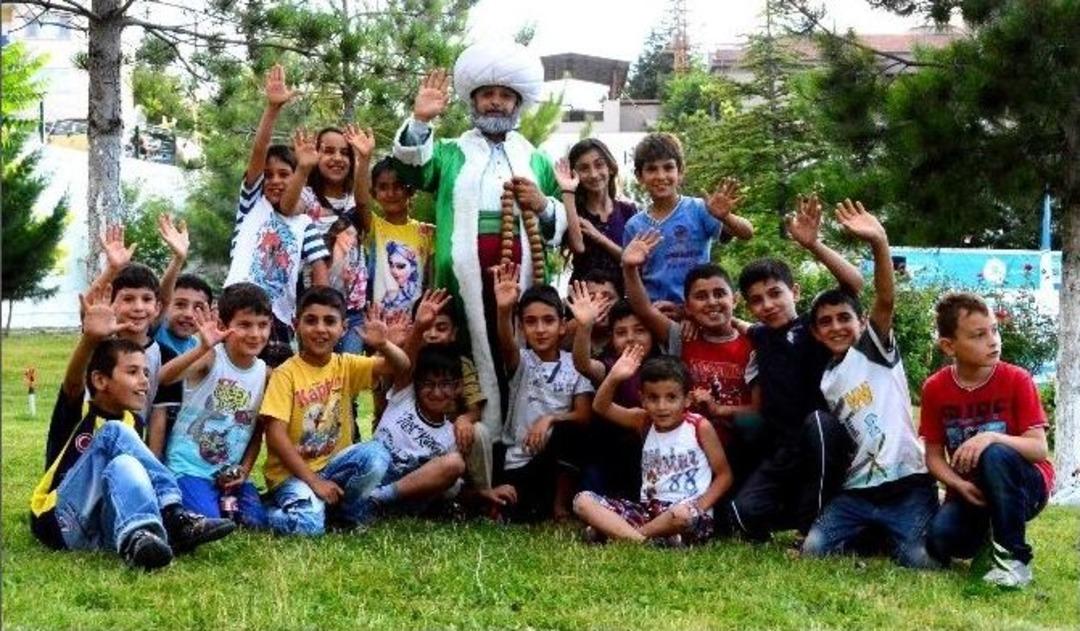 Yeşilyurt Belediyesinin Sokak İftarlarına Yoğun İlgi