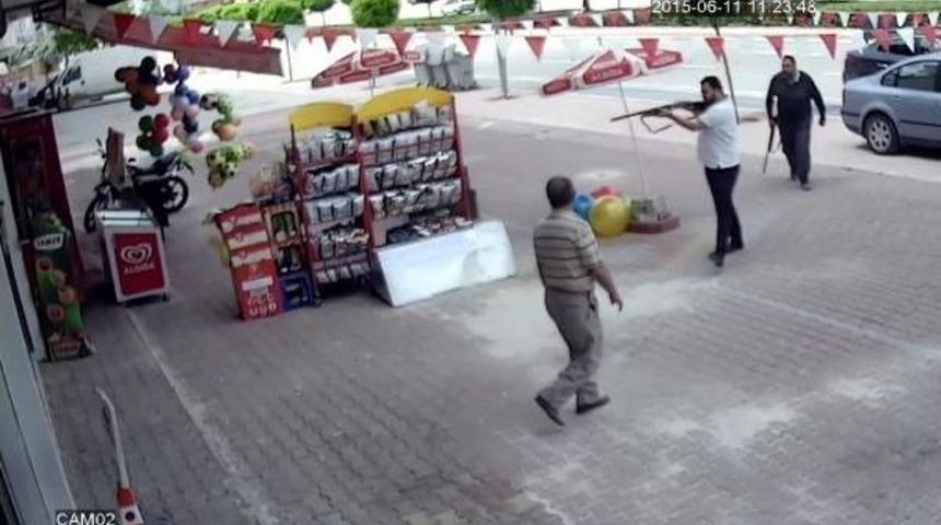 2 Kişinin Yaralandığı Pompalı Saldırı G&uuml;venlik Kamerasında