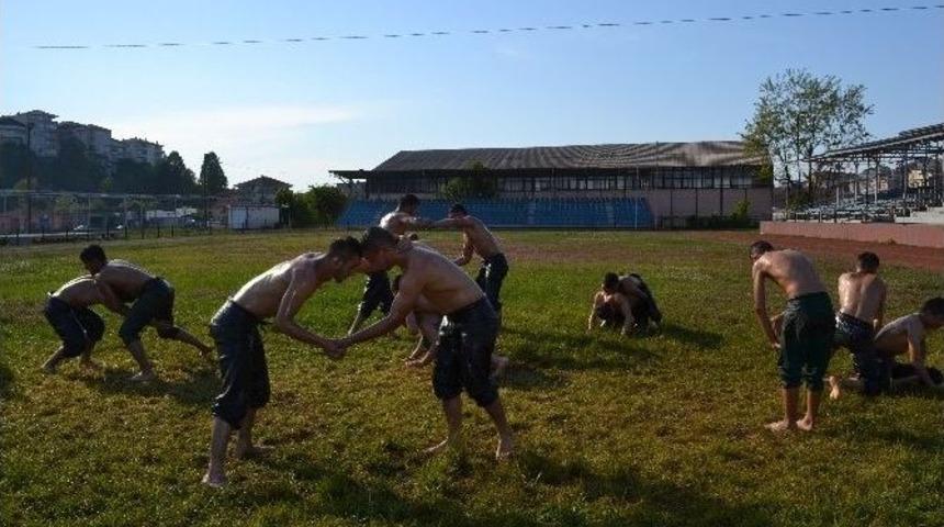 Alaplılı G&uuml;reş&ccedil;iler Kırkpınar&rsquo;a Hazırlanıyor