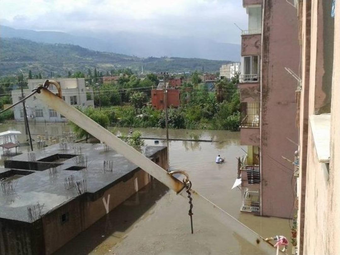 İskenderun&rsquo;da Sel Felaketi