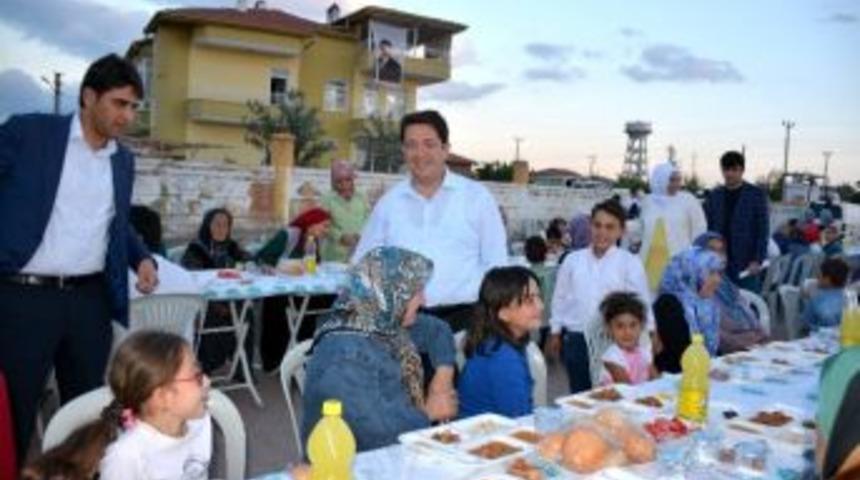 Aksaray&rsquo;da Toplu İftar Ve Mahalle Meclisi Toplantıları S&uuml;r&uuml;yor