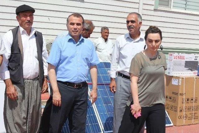 Diyarbakır’da Arıcılara Güneş Enerjisi Paneli Verildi