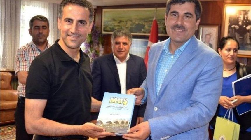 Hdp&rsquo;li Vekiller Belediye Başkanı Feyat Asya&rsquo;yı Ziyaret Etti