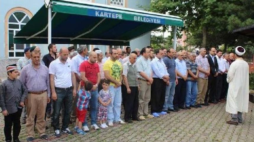 Doğu Türkistanlılar Için Gıyabi Cenaze Namazı Kıldılar