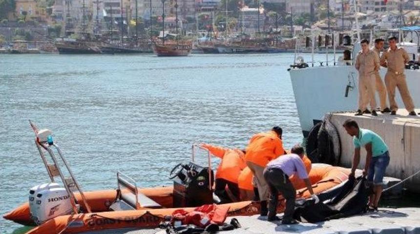 Alanya'da Denizde Ceset Bulundu