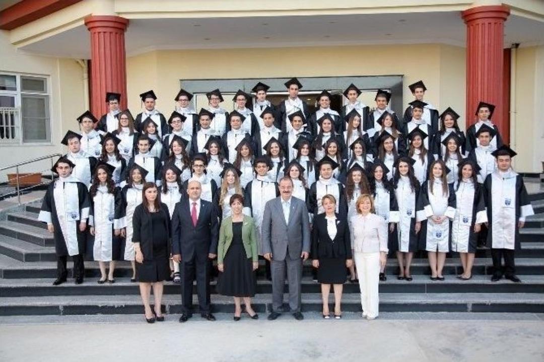 &Ouml;zel Sanko Koleji&rsquo;nde Mezuniyet Mutluluğu