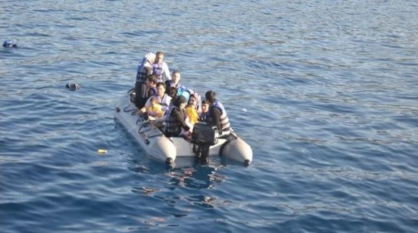 Sığınmacılar Ka&ccedil;ıyor Sahil G&uuml;venlik Faciayı &Ouml;nl&uuml;yor