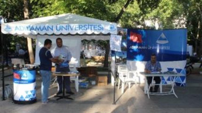 Adıyaman &Uuml;niversitesi Demokrasi Parkında Tanıtım Yapıyor