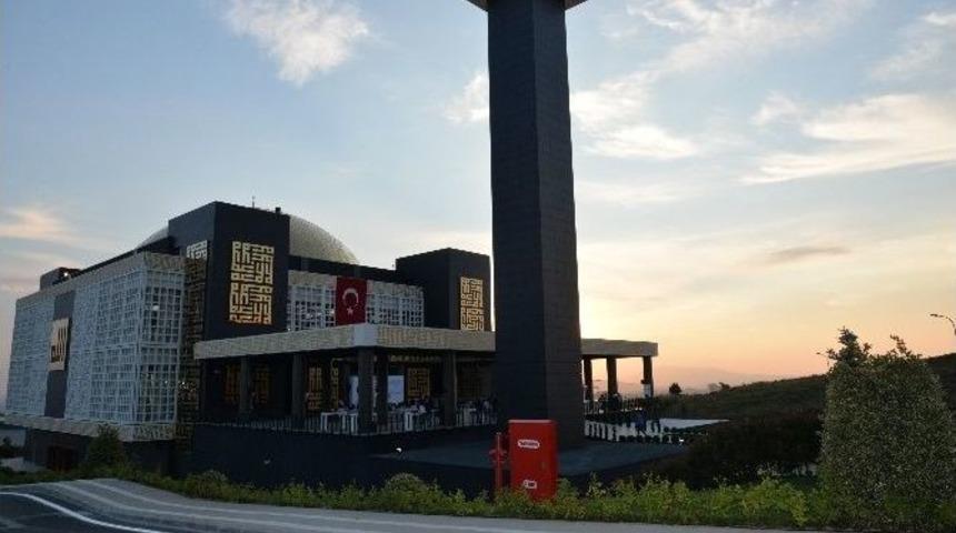 Gosb Camii T&ouml;renle İbadete A&ccedil;ıldı