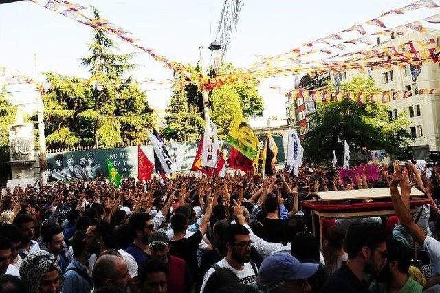 Taksim’de Hdp’lilerden Işid Protestosu