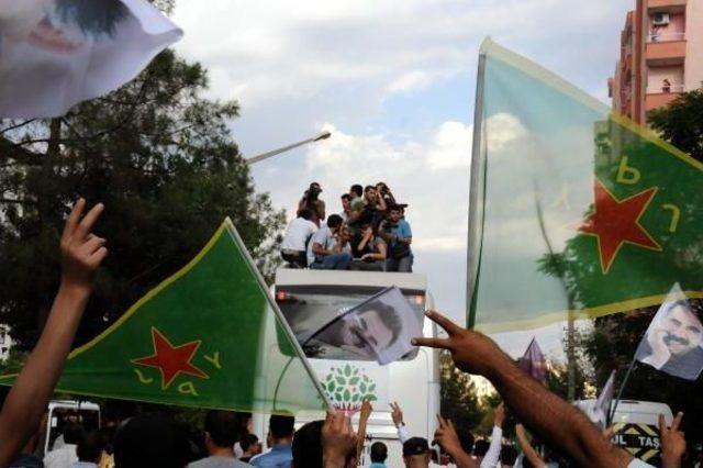 Işid'in Kobani'ye Saldırısı, Diyarbakır'da Yürüyüşle Protesto Edildi