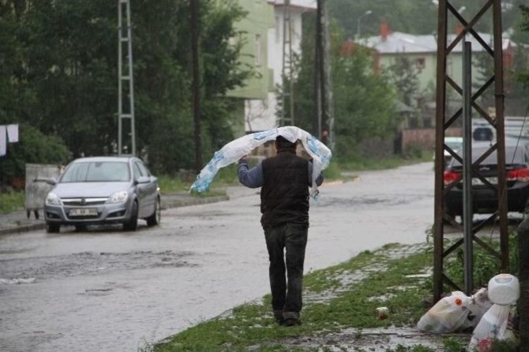 Ardahan&rsquo;da Sağanak Sele Neden Oldu