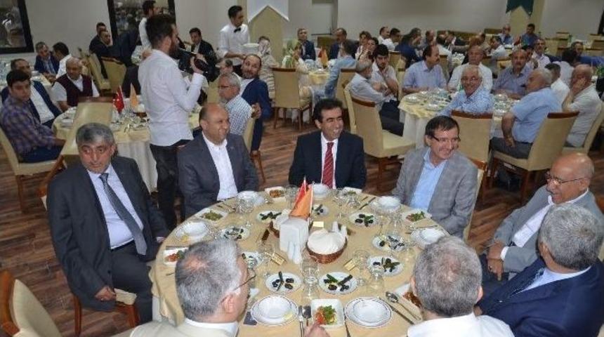 Bakan Fikri Işık M&uuml;siad İftarına Katıldı