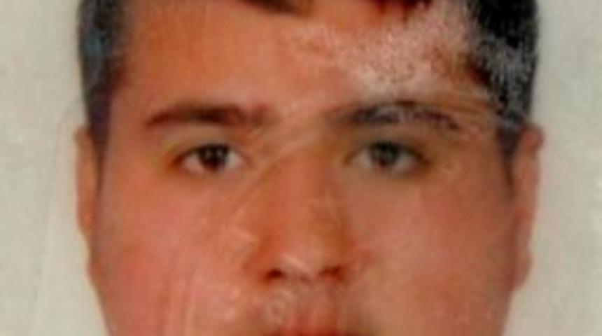 Teşhircilikle Suçlanan Polis, Evini Basan 3 Kişiyi Yaraladı (2)