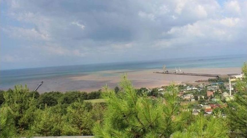 &Ccedil;amurlu Sel Suları Denizi Kızıl Renge Boyadı