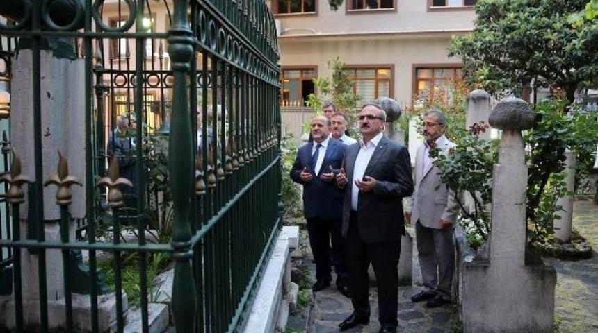 Vali Karaloğlu, Hafızlık Eğitimi Alan &Ouml;ğrencilerle Birlikte Orucunu A&ccedil;tı