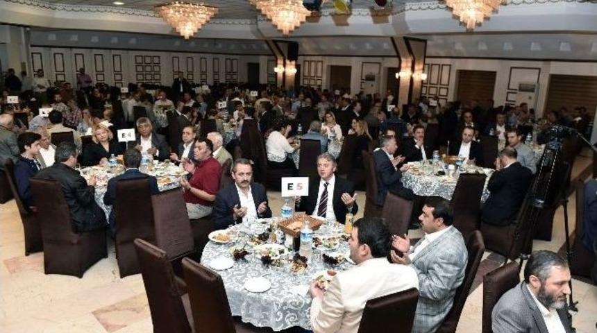 Mamak İl&ccedil;e Protokol&uuml; İftarda Buluştu