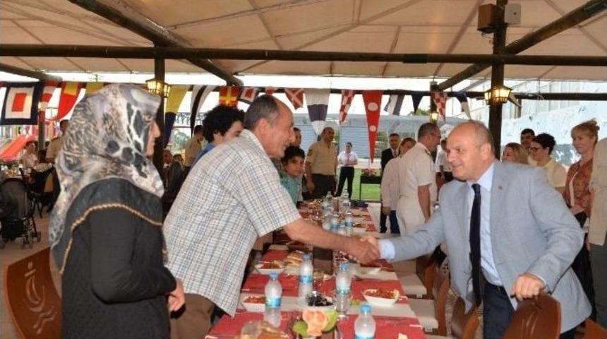 Vali &Ccedil;akacak, Şehit Aileleri Ve Gazilerle İftarda Buluştu