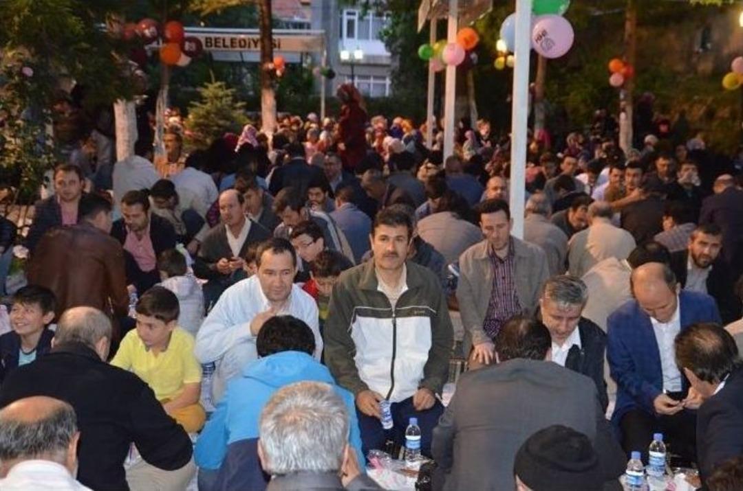 K&uuml;tahya İhh&rsquo;dan &Uuml;mmet İftarı