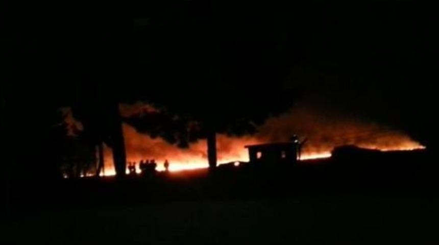 Mayınlı B&ouml;lgede &Ccedil;ıkan Yangın Petrol Kuyularına Ulaşmadan S&ouml;nd&uuml;r&uuml;ld&uuml;