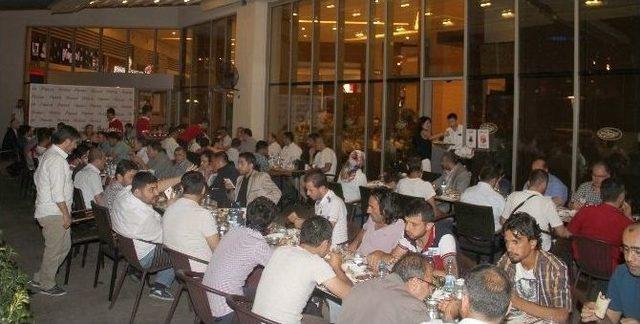 Piazza, Protokol Ve Basını İftarda Buluşturdu