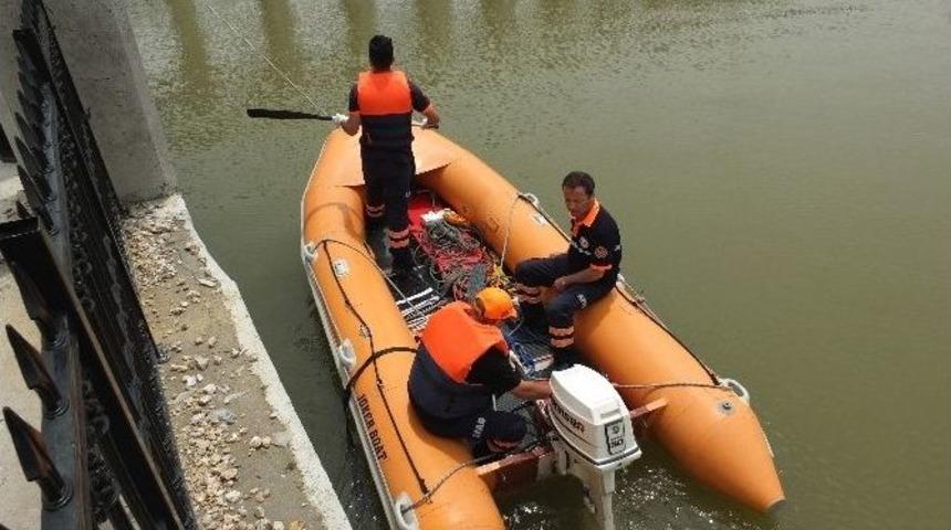 Afyonkarahisar Akar&ccedil;ay&rsquo;da Erkek Cesedi Bulundu