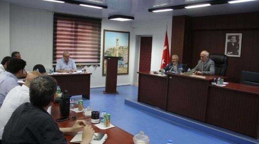 Bayburt&rsquo;ta Doğaltaş &Uuml;retim Merkezinin Aylık İzleme Toplantısı Yapıldı