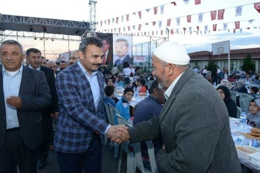 2 Bin Kişi Mahalle İftarında Buluştu