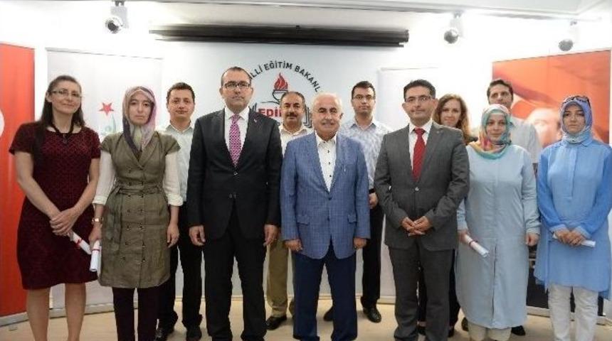 Edirne&rsquo;de Temel İlk Yardım Eğitimlerini Tamamlayanlar Sertifikalarını Aldı